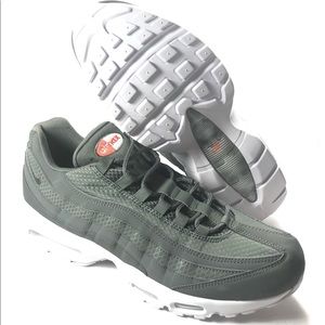 NIKE AIR MAX 95 PREMIUM SE Mens DS Shoes SZ 10.5